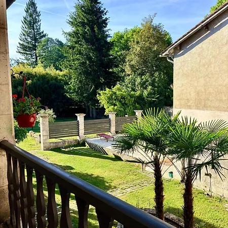 Les Suites Du Tacot Climatisees A Brantome 3*