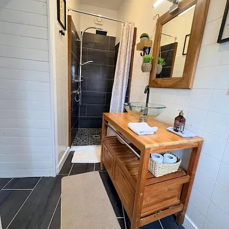 Les Suites Du Tacot Climatisees A Brantome Guest house Brantome