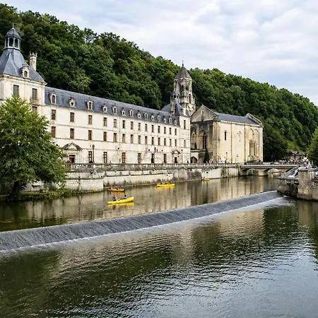 Les Suites Du Tacot Climatisees A Brantome 3*